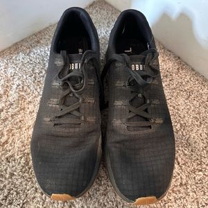 NoBull Riptop Runners. Black and gum. Size 8.5.